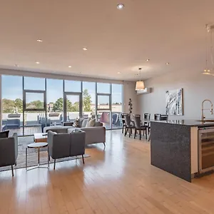 https://captivating-quinpool-loft-with-massive-terrace.halifax-hotels.org